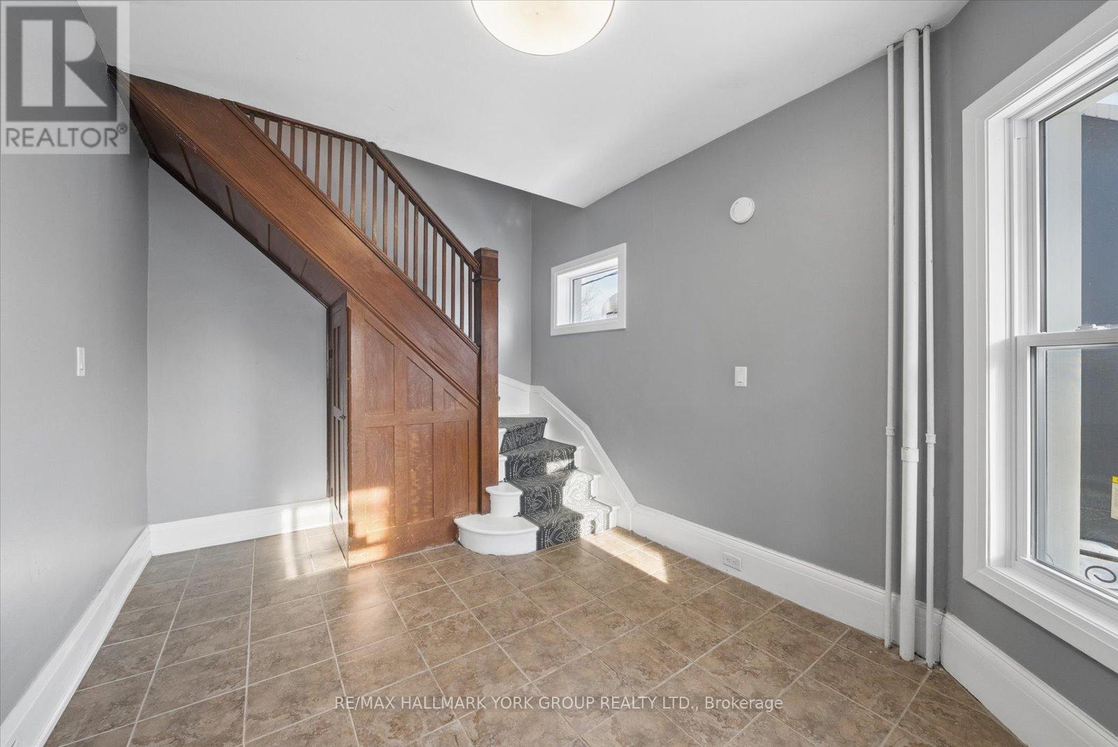 16 Albert Street N, Orillia, Ontario  L3V 5K1 - Photo 3 - S12851950