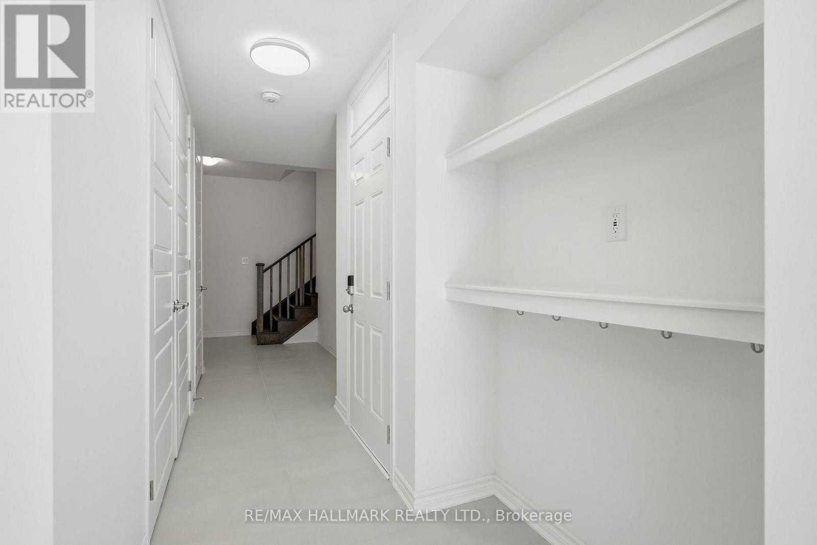 61 Pearen Lane, Barrie, Ontario  L9J 0Z6 - Photo 10 - S12851966