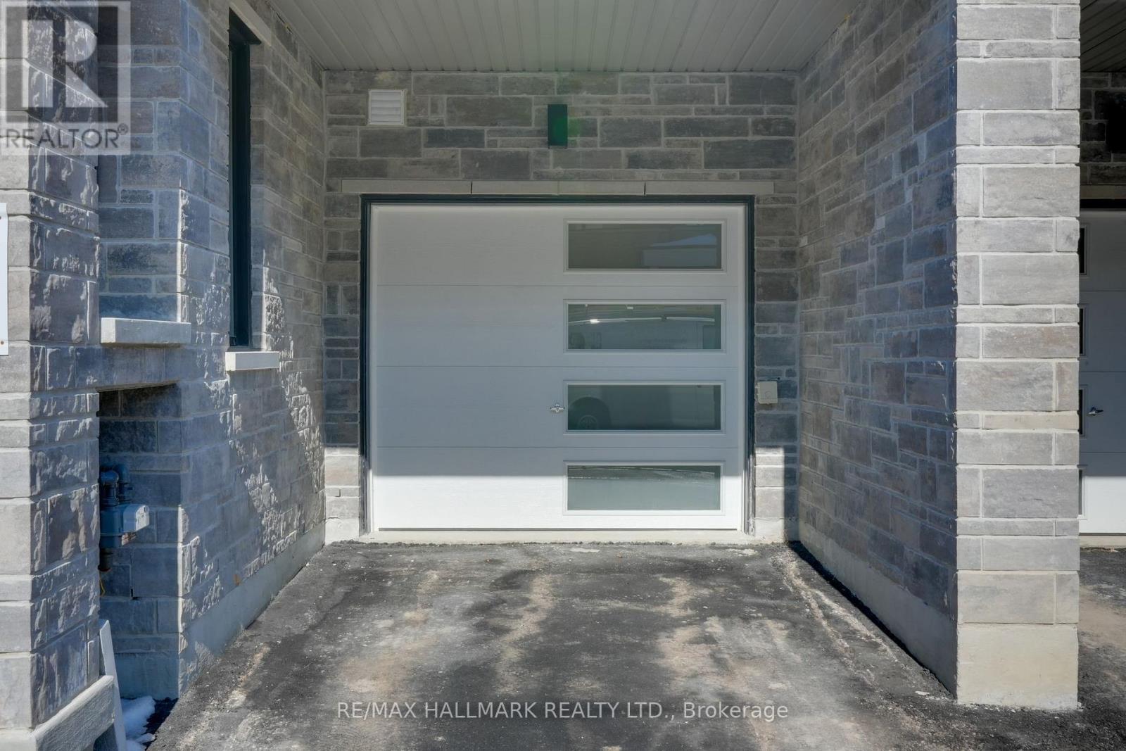 61 Pearen Lane, Barrie, Ontario  L9J 0Z6 - Photo 4 - S12851966