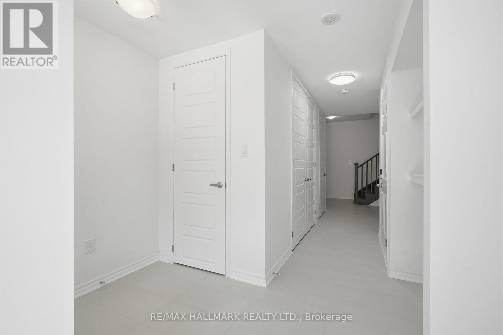 61 Pearen Lane, Barrie, Ontario  L9J 0Z6 - Photo 9 - S12851966