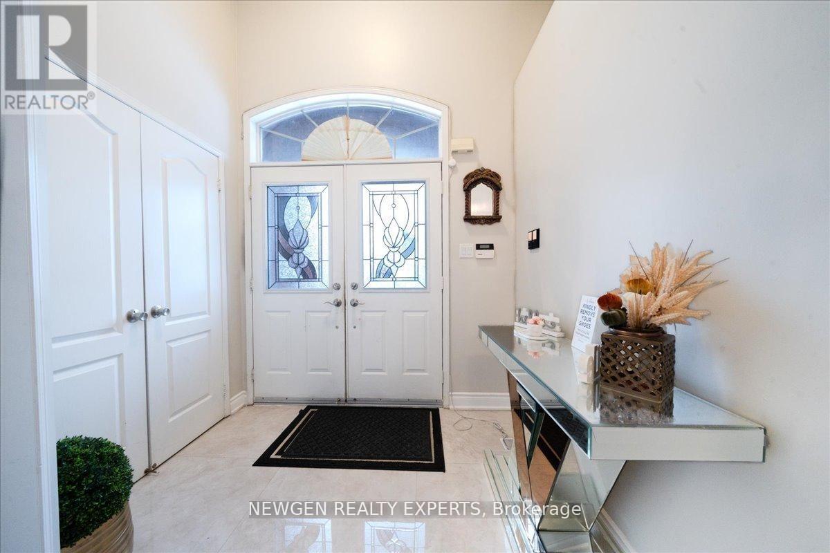 35 Rivendell Trail, Toronto, Ontario  M1X 2C2 - Photo 2 - E12848986