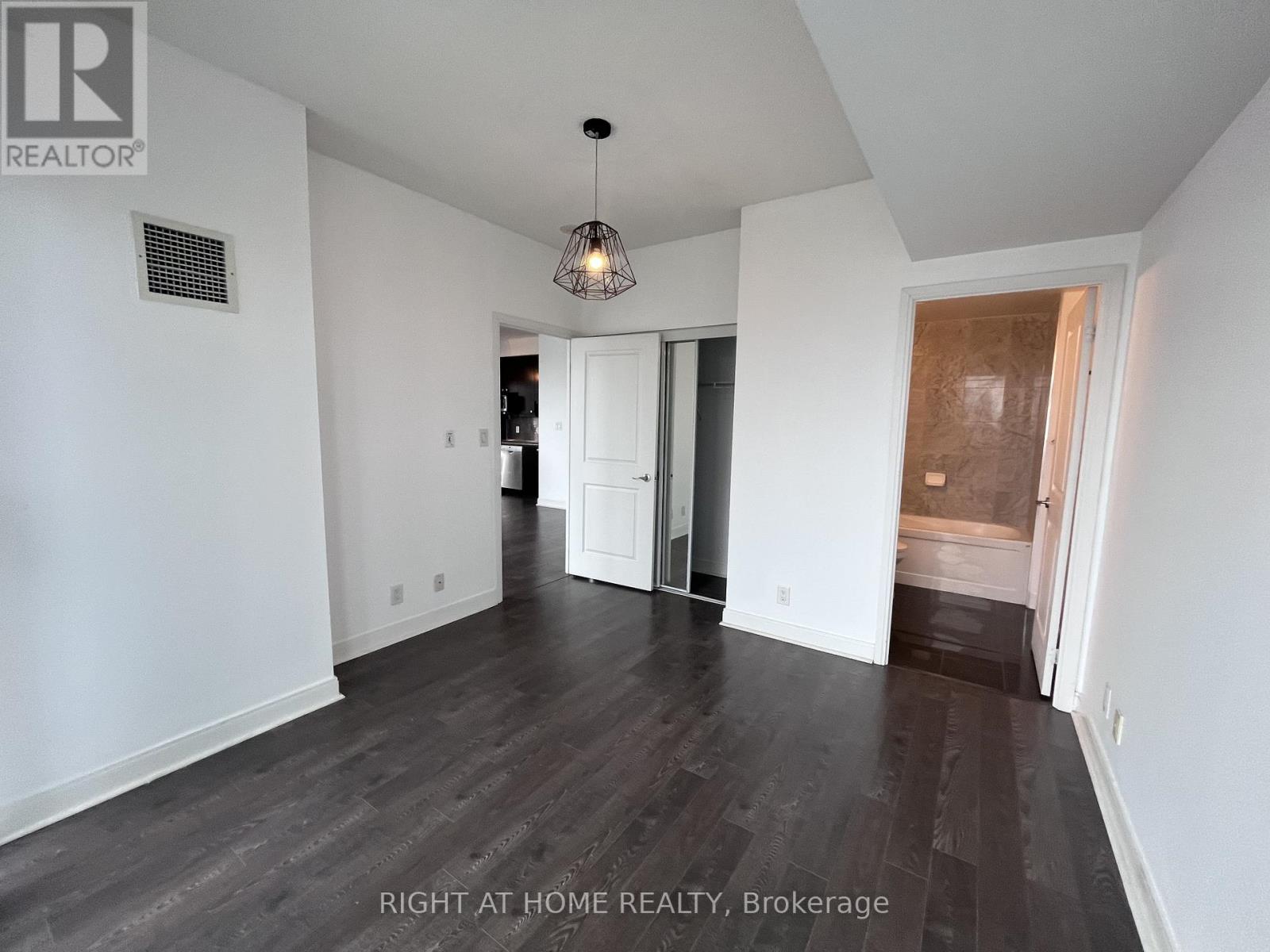 4006 - 50 Absolute Avenue, Mississauga, Ontario  L4Z 0A8 - Photo 15 - W12851868