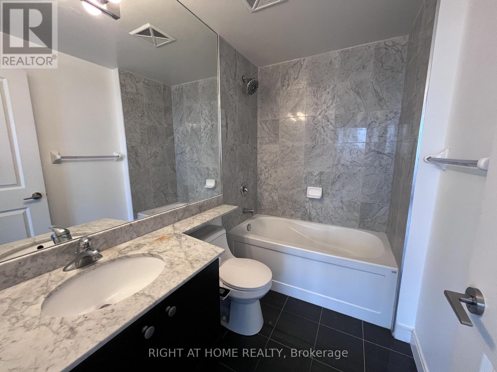 4006 - 50 Absolute Avenue, Mississauga, Ontario  L4Z 0A8 - Photo 16 - W12851868