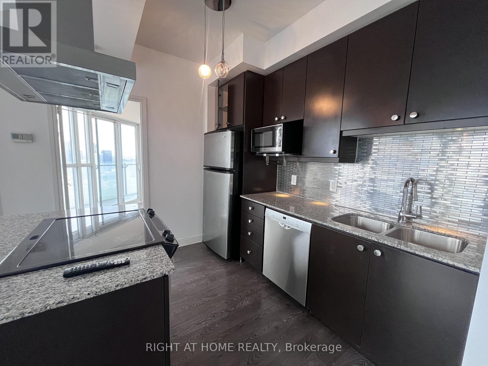 4006 - 50 Absolute Avenue, Mississauga, Ontario  L4Z 0A8 - Photo 9 - W12851868