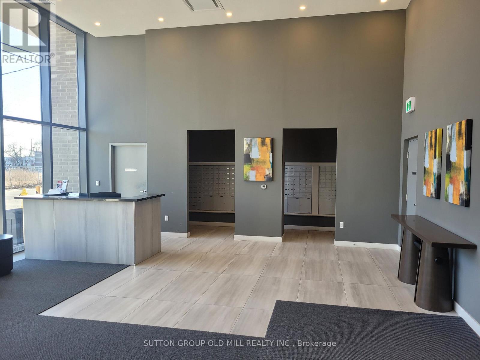 806 - 859 The Queensway, Toronto, Ontario  M8Z 1N8 - Photo 2 - W12851892