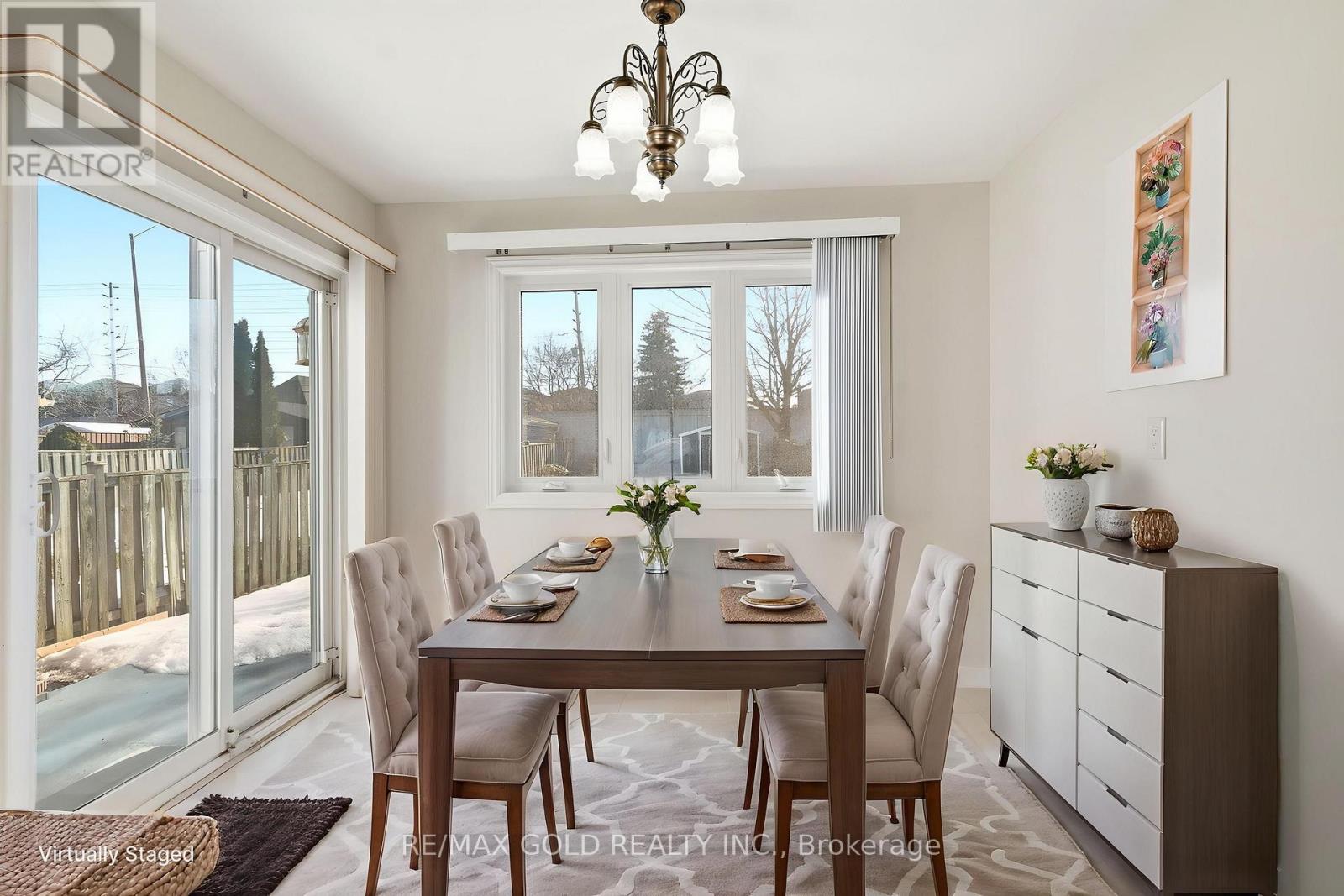 4334 Lee Drive, Mississauga, Ontario  L4W 4A8 - Photo 12 - W12851898