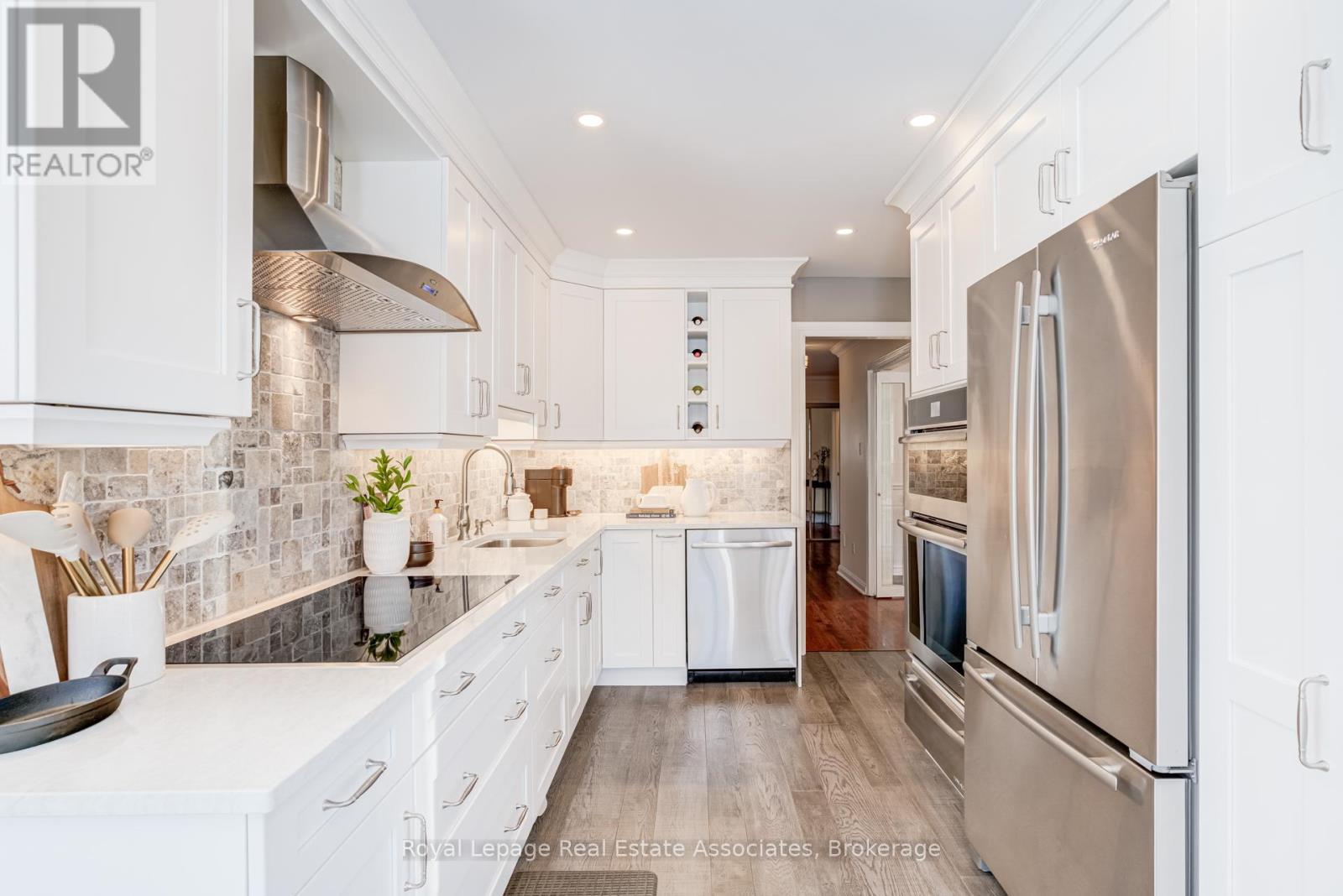 3154 Barwell Road, Mississauga, Ontario  L5L 3Z6 - Photo 2 - W12851954