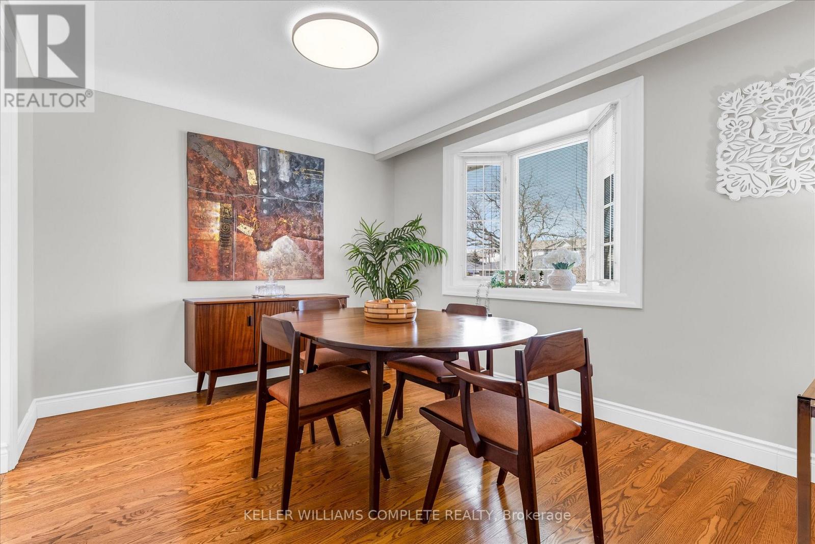 411 Bryant Crescent, Burlington, Ontario  L7L 3Z4 - Photo 10 - W12851962