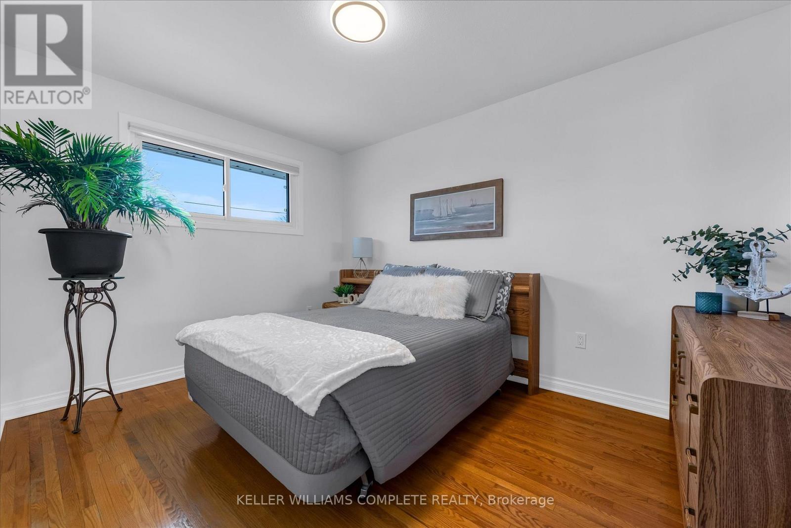 411 Bryant Crescent, Burlington, Ontario  L7L 3Z4 - Photo 15 - W12851962