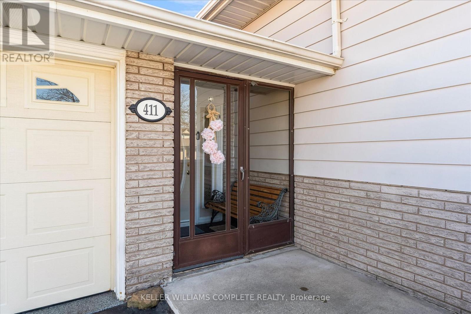 411 Bryant Crescent, Burlington, Ontario  L7L 3Z4 - Photo 3 - W12851962