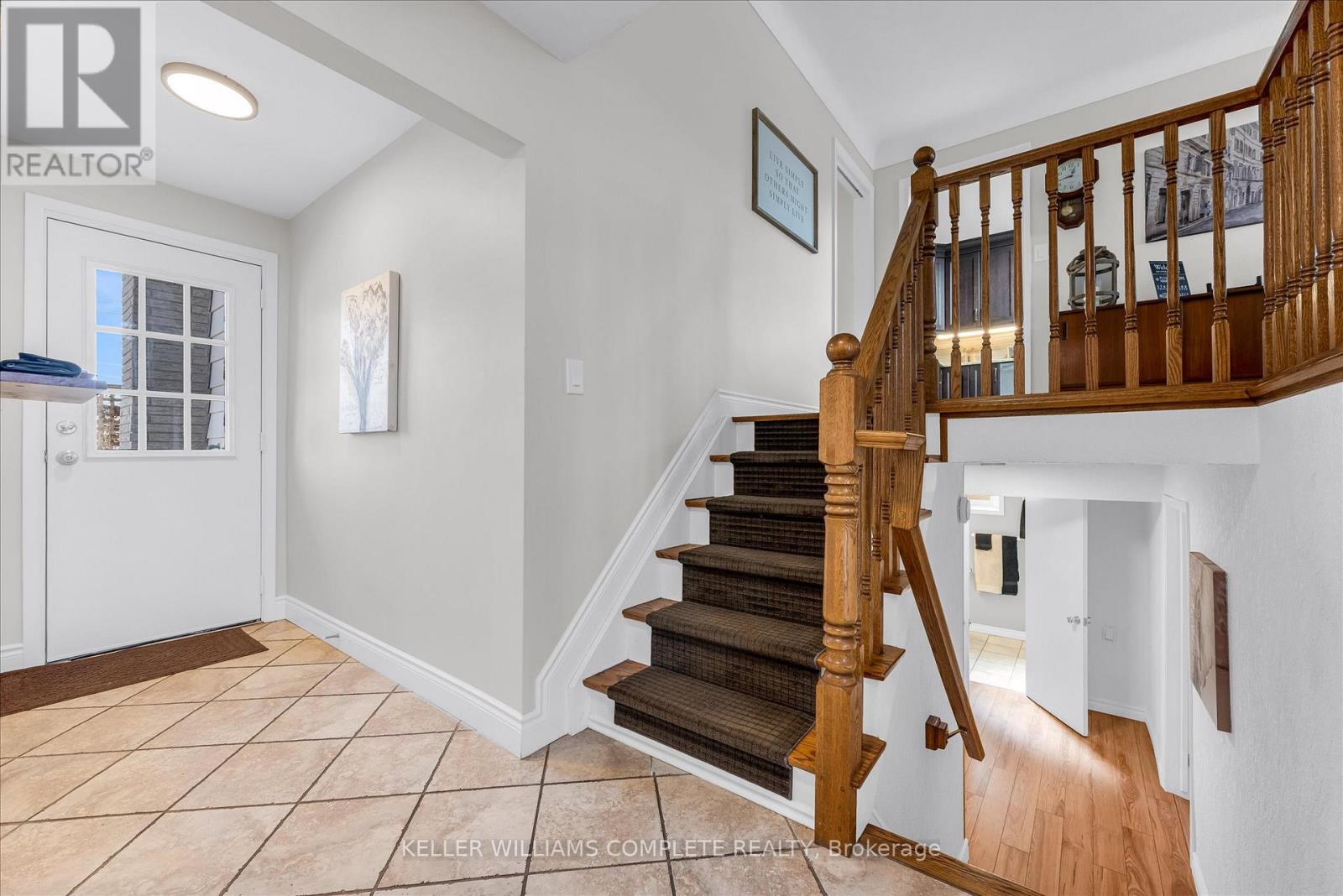 411 Bryant Crescent, Burlington, Ontario  L7L 3Z4 - Photo 6 - W12851962