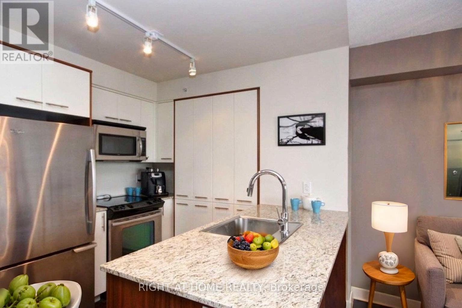 601 - 1 Valhalla Inn Road, Toronto, Ontario  M9B 1S9 - Photo 5 - W12851982