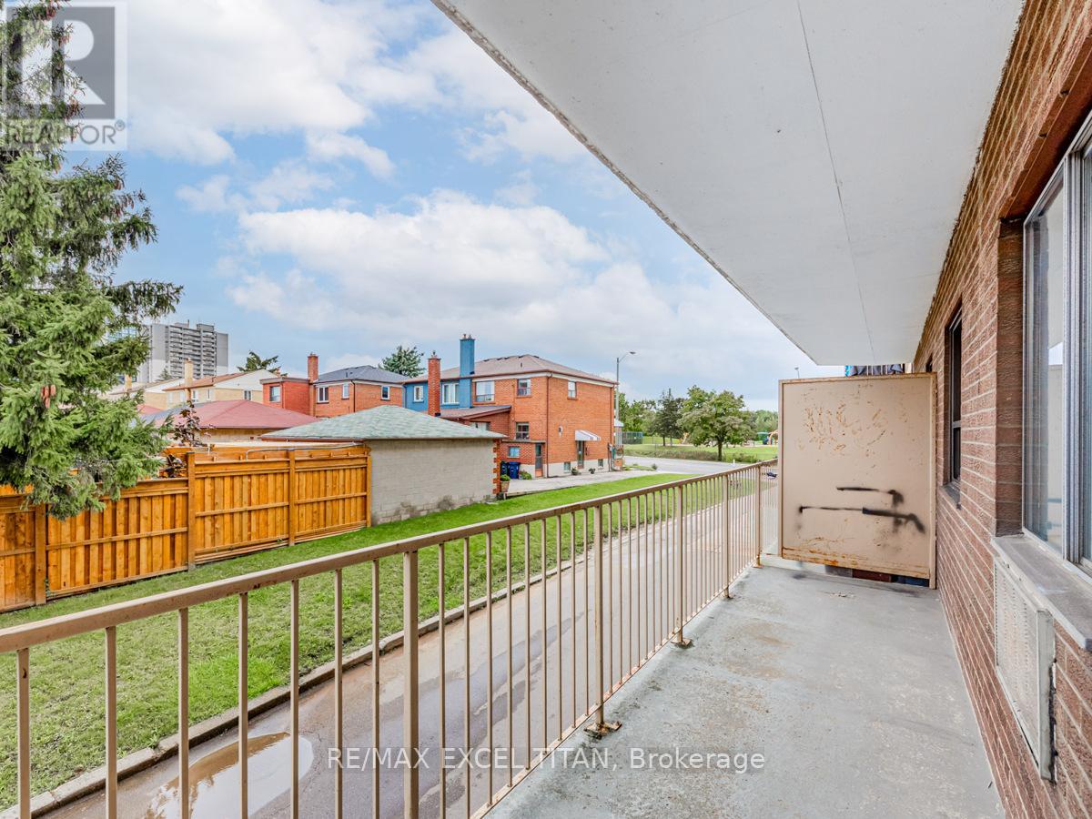 202 - 1524 Lawrence Avenue W, Toronto (Maple Leaf), Ontario  M6L 1B7 - Photo 18 - W12851984