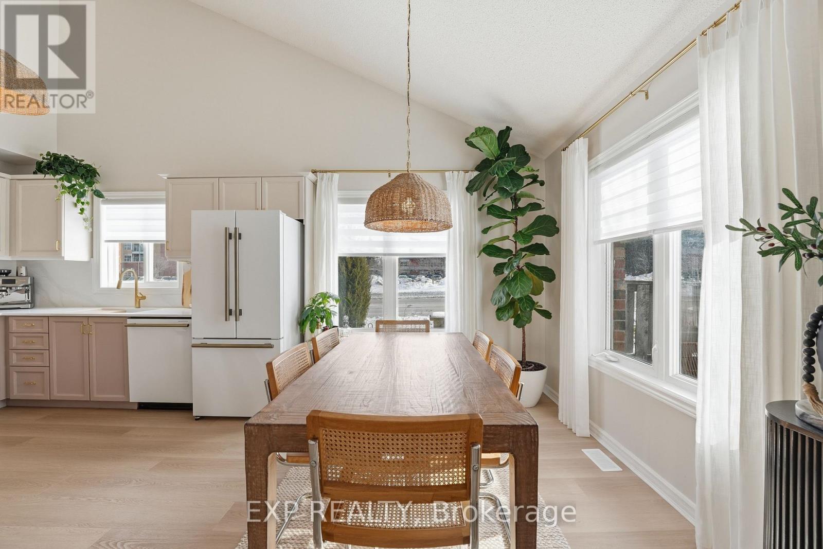 1 - 19 Bartlett Avenue, Grimsby, Ontario  L3M 5G6 - Photo 13 - X12798564