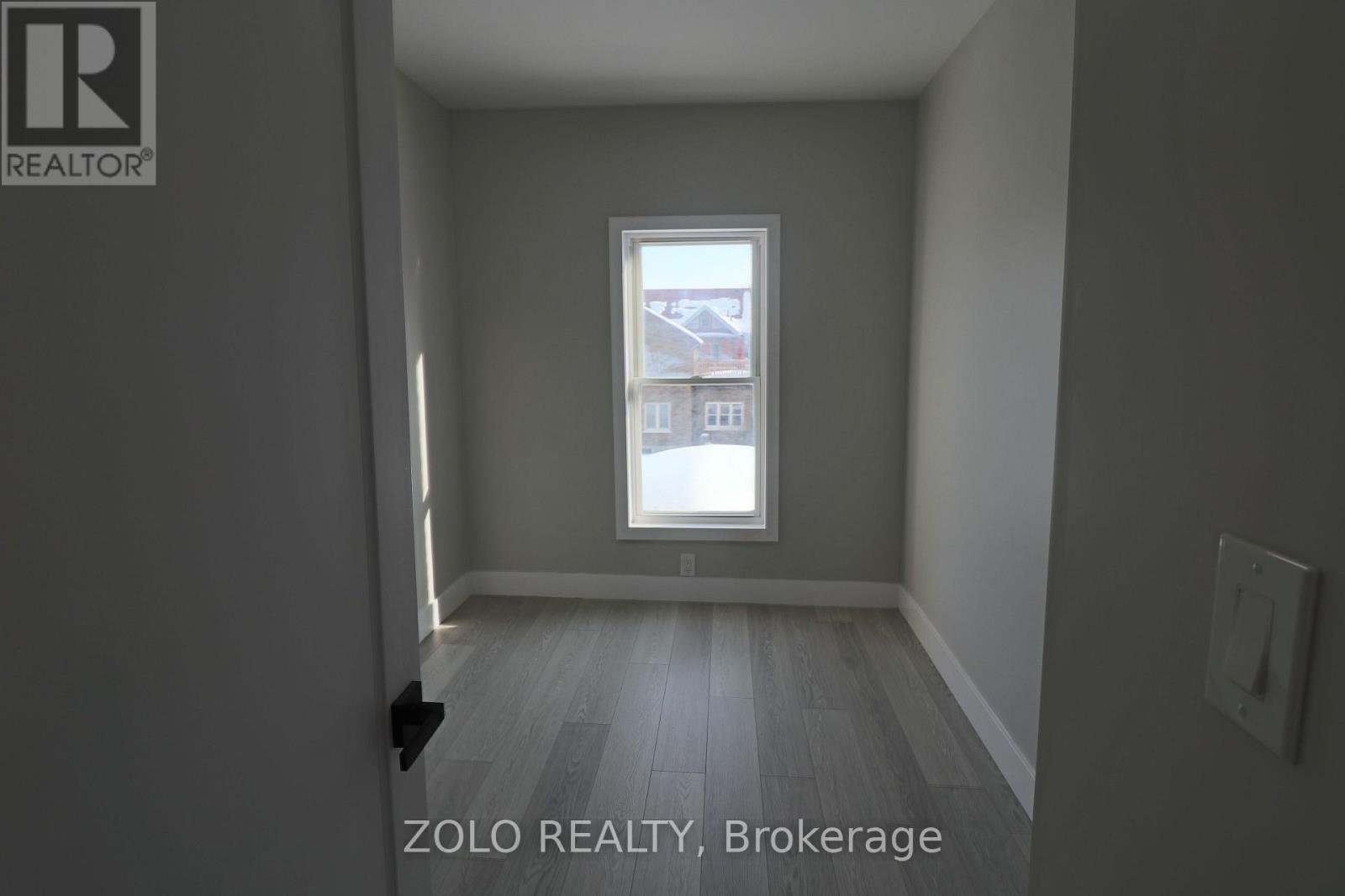 498 Charlotte Street, Peterborough, Ontario  K9J 2W3 - Photo 7 - X12851916