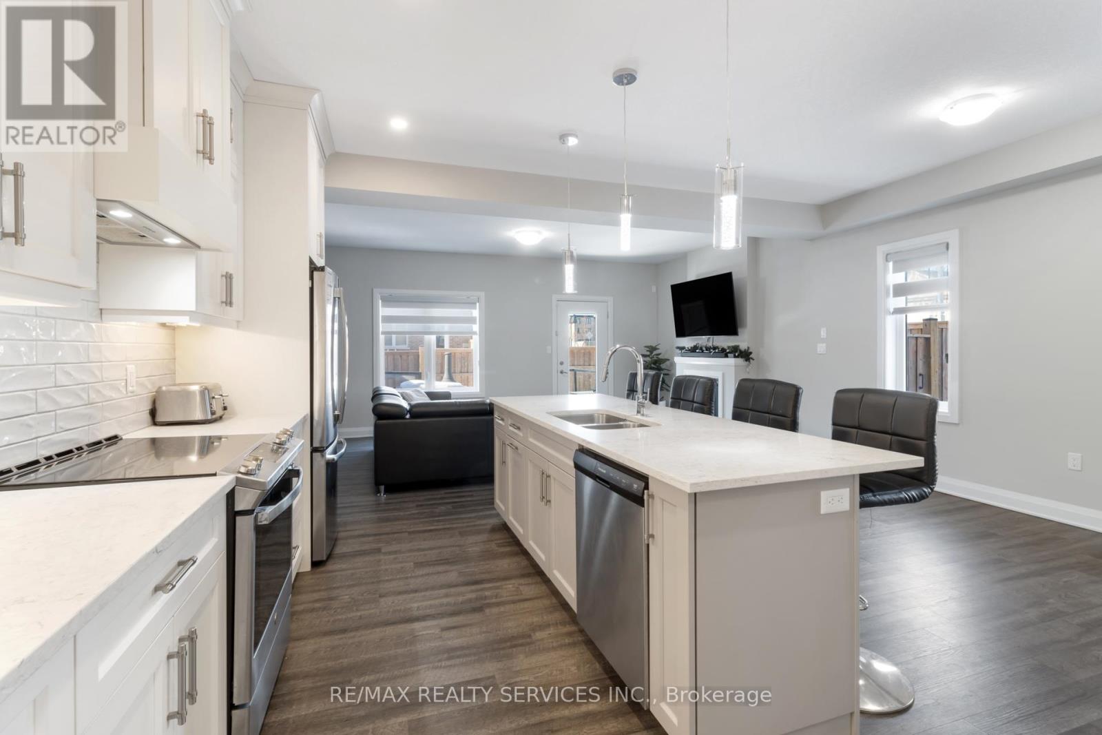 7 - 118 Simmonds Drive, Guelph, Ontario  N1E 0S3 - Photo 15 - X12851932