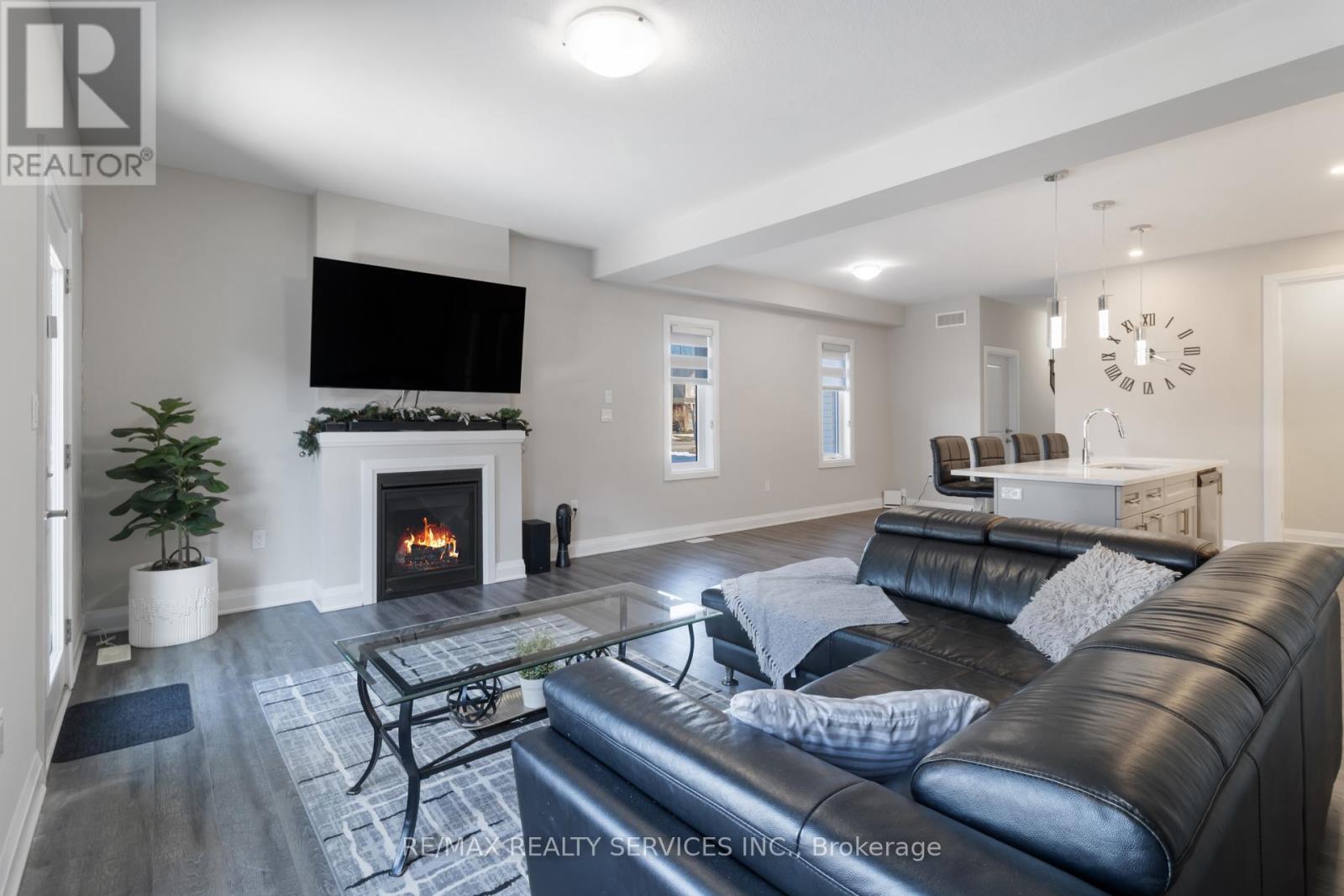 7 - 118 Simmonds Drive, Guelph, Ontario  N1E 0S3 - Photo 16 - X12851932