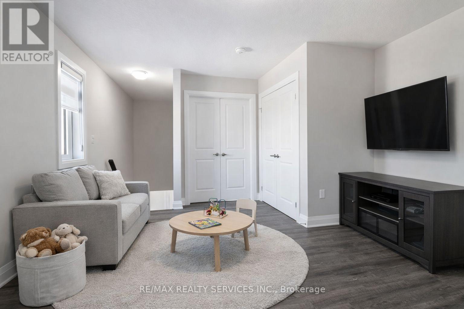 7 - 118 Simmonds Drive, Guelph, Ontario  N1E 0S3 - Photo 19 - X12851932