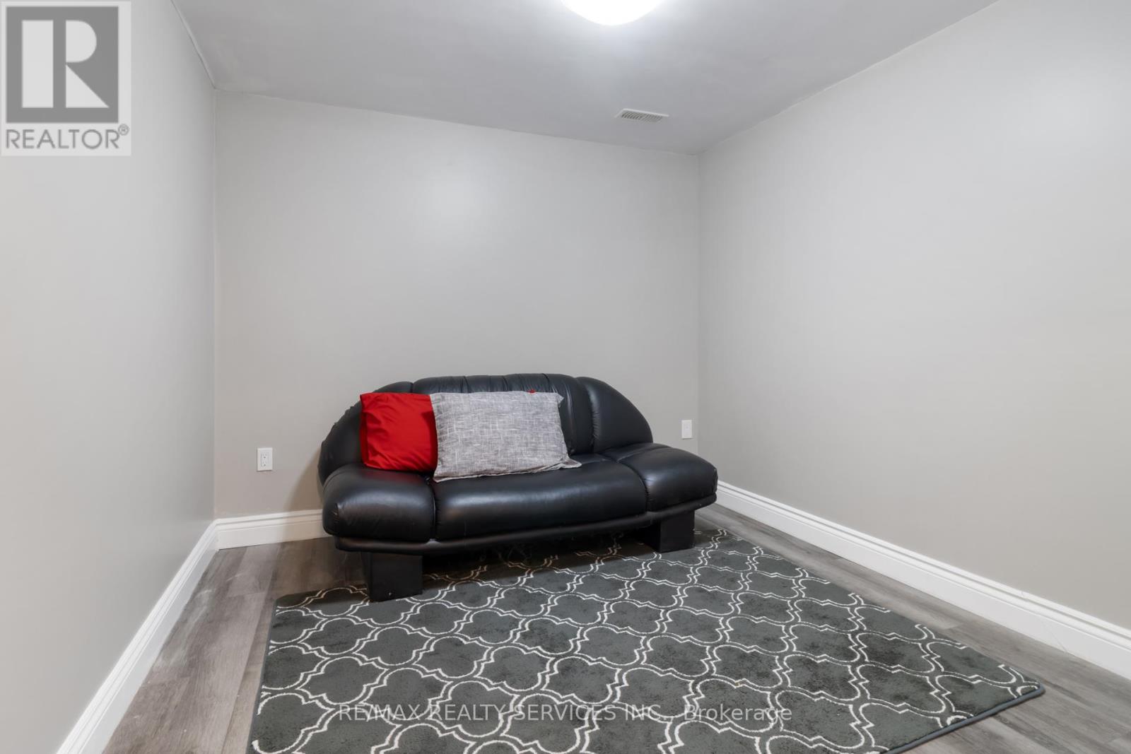 7 - 118 Simmonds Drive, Guelph, Ontario  N1E 0S3 - Photo 37 - X12851932