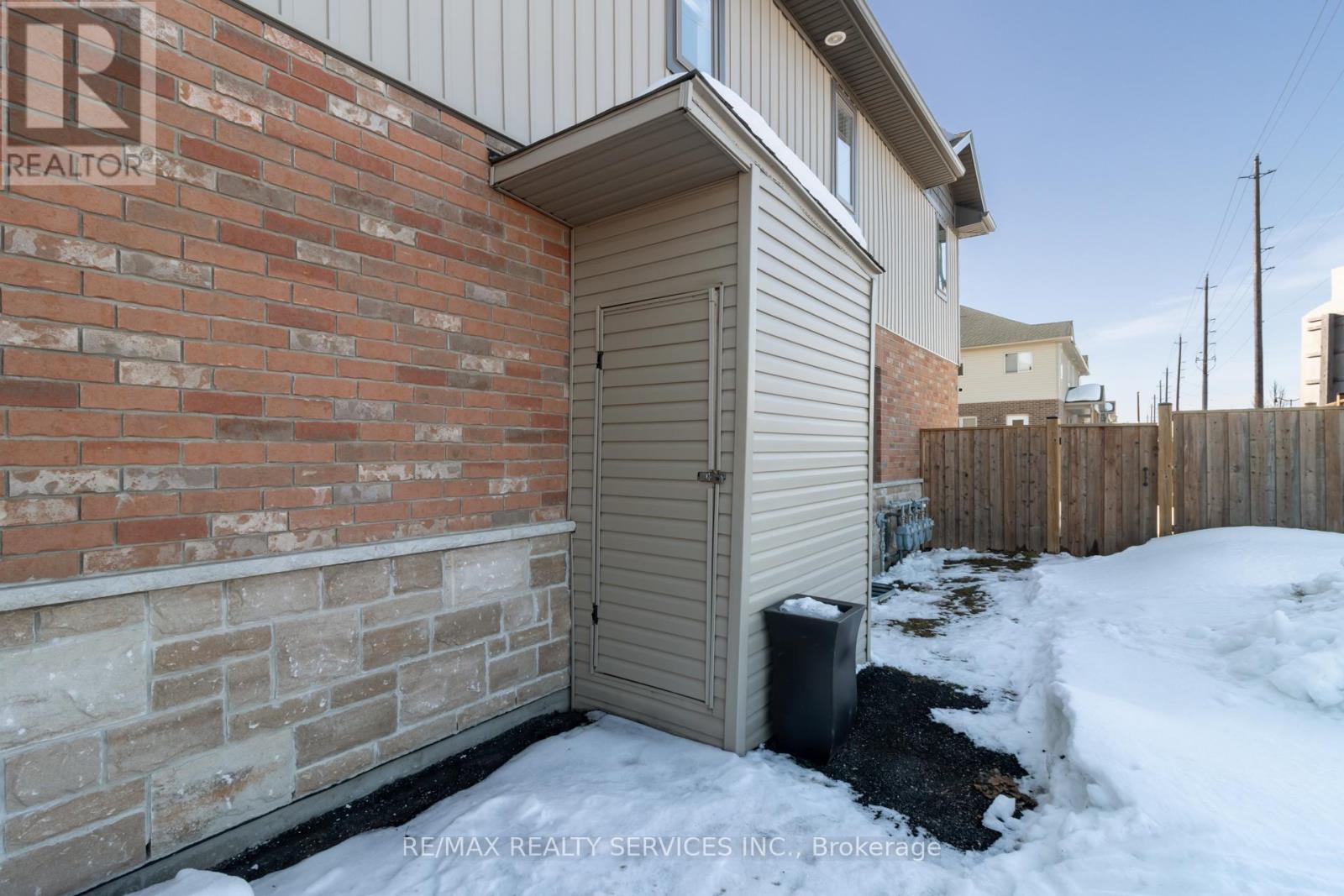 7 - 118 Simmonds Drive, Guelph, Ontario  N1E 0S3 - Photo 4 - X12851932