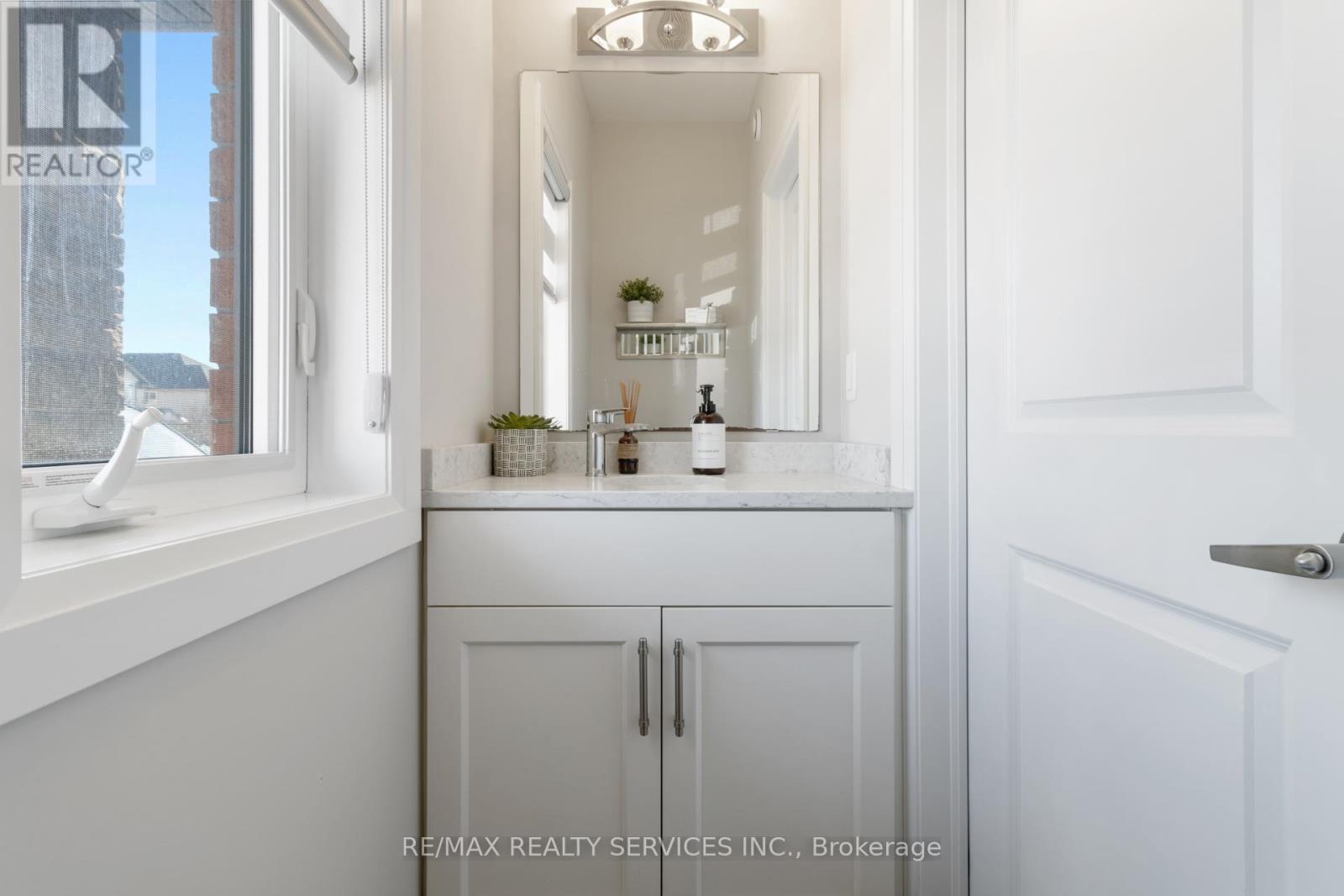 7 - 118 Simmonds Drive, Guelph, Ontario  N1E 0S3 - Photo 8 - X12851932