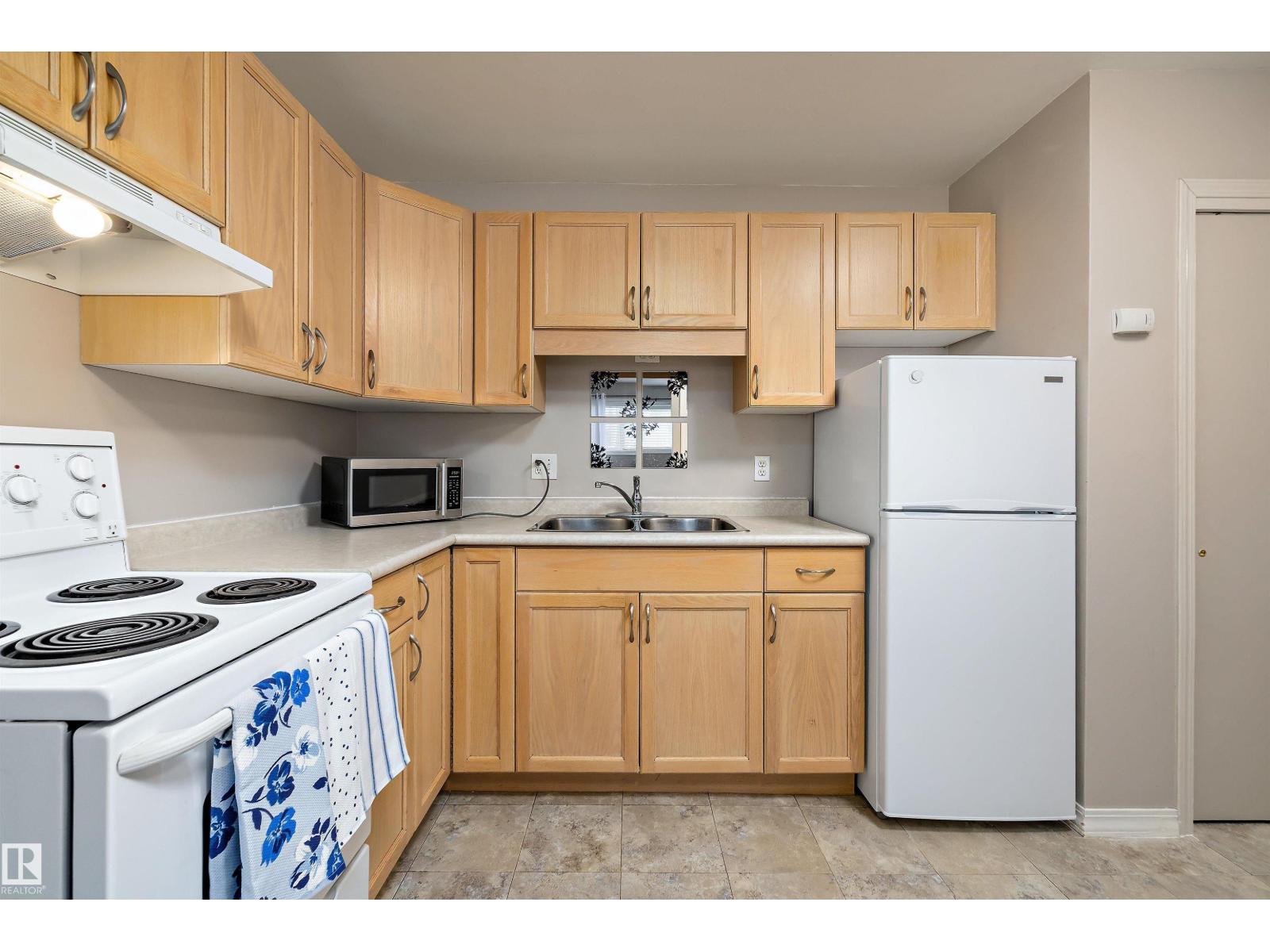 #4 8803 101 St Nw, Edmonton, Alberta  T6E 3Z9 - Photo 3 - E4476136