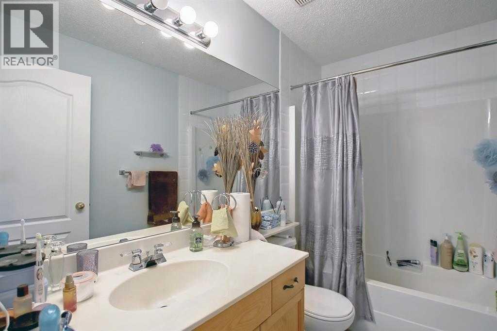 10661 Hidden Valley Drive Nw, Calgary, Alberta  T3A 5V3 - Photo 13 - A2286648