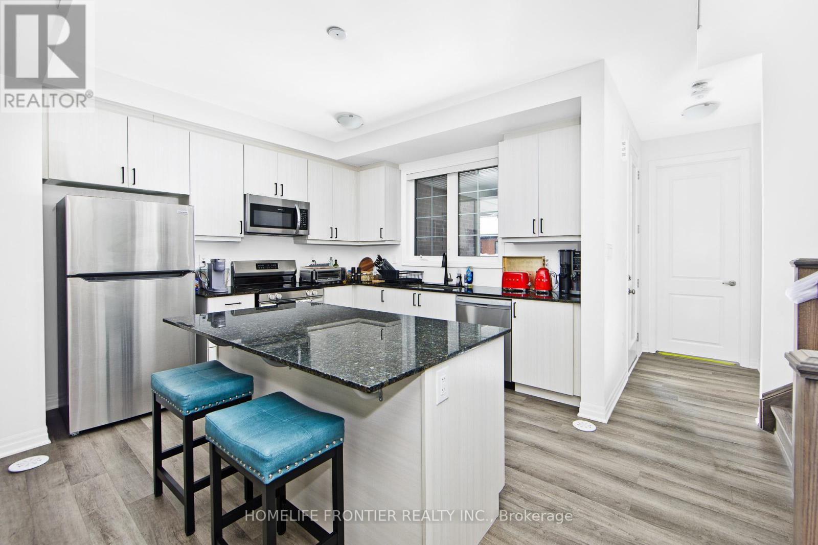 1891 Thames Circle, Milton (Bw Bowes), Ontario  L9E 1Y9 - Photo 7 - W12851002