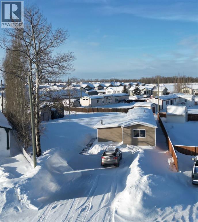 10717 102 Ave, la crete, Alberta