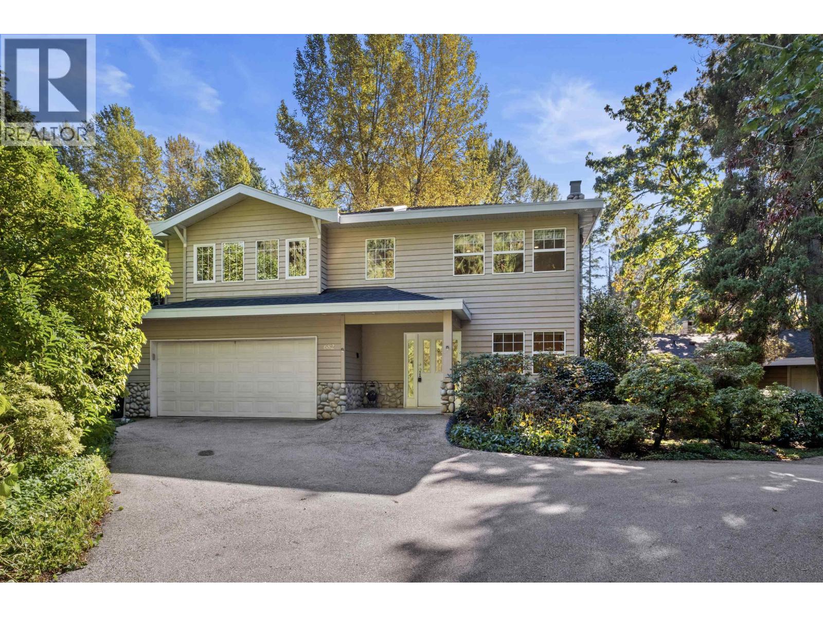 682 Seymour Boulevard, North Vancouver, British Columbia  V7J 2J6 - Photo 2 - R3086870