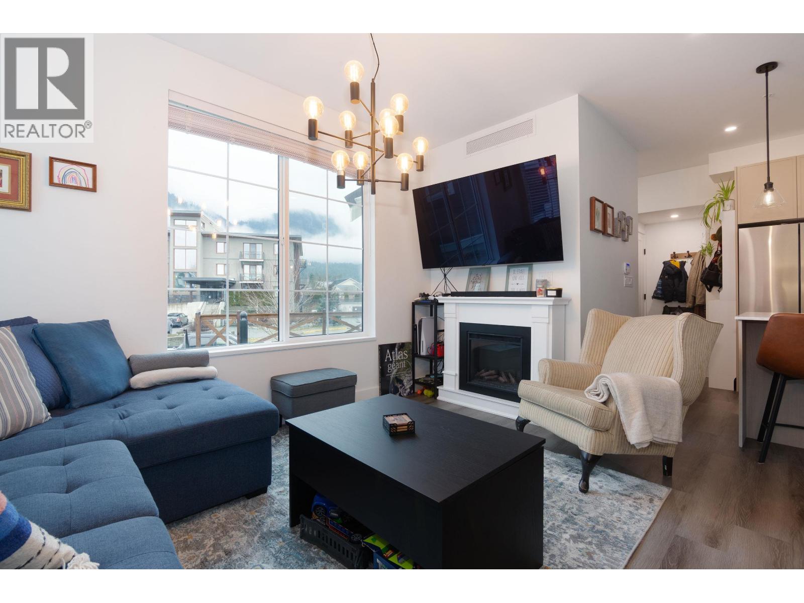 11 7360 Crabapple Court, Pemberton, British Columbia  V0N 2L1 - Photo 3 - R3090142