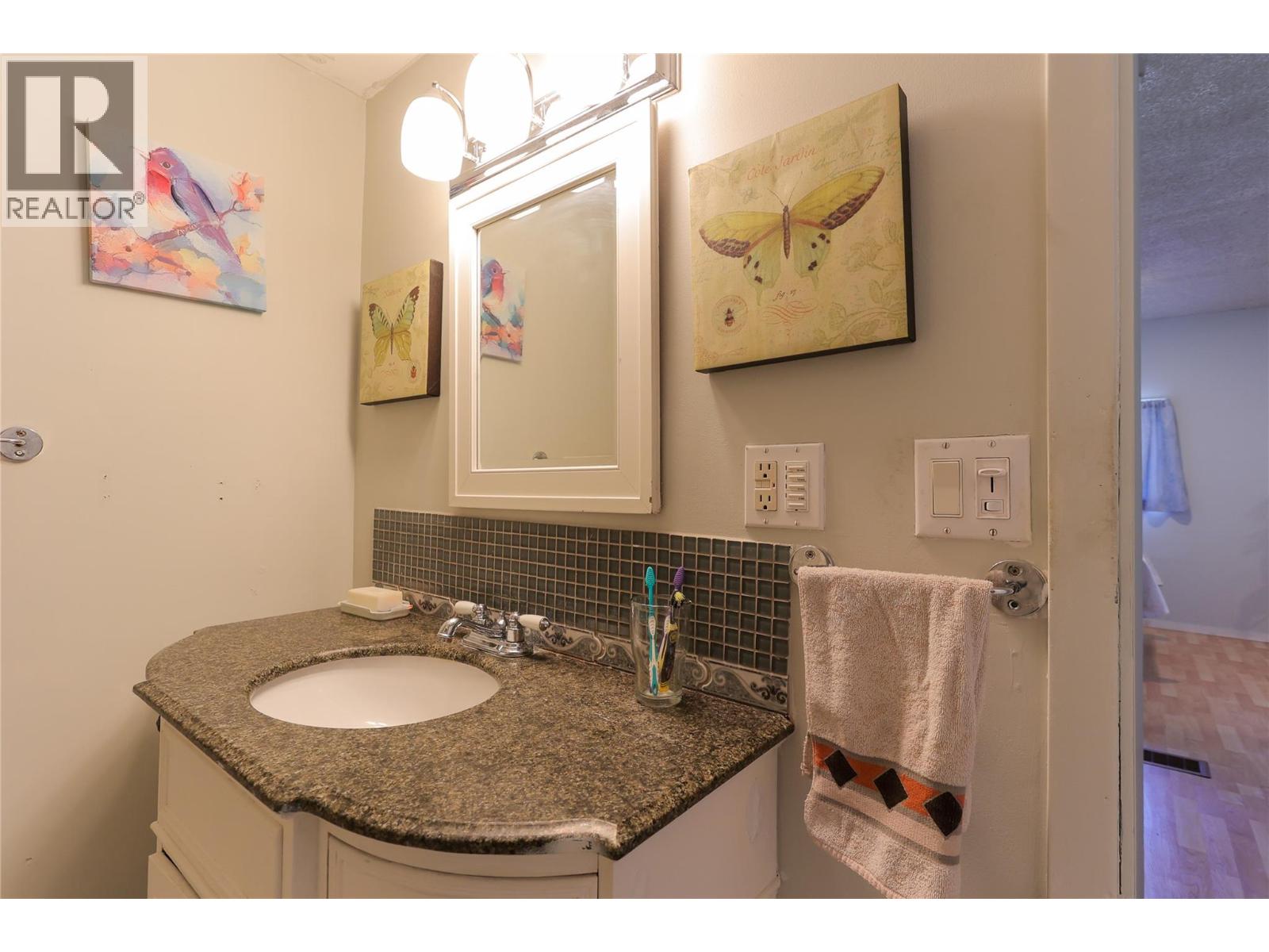 244a Old Rossland Avenue, Trail, British Columbia  V1R 3M7 - Photo 18 - 10377345