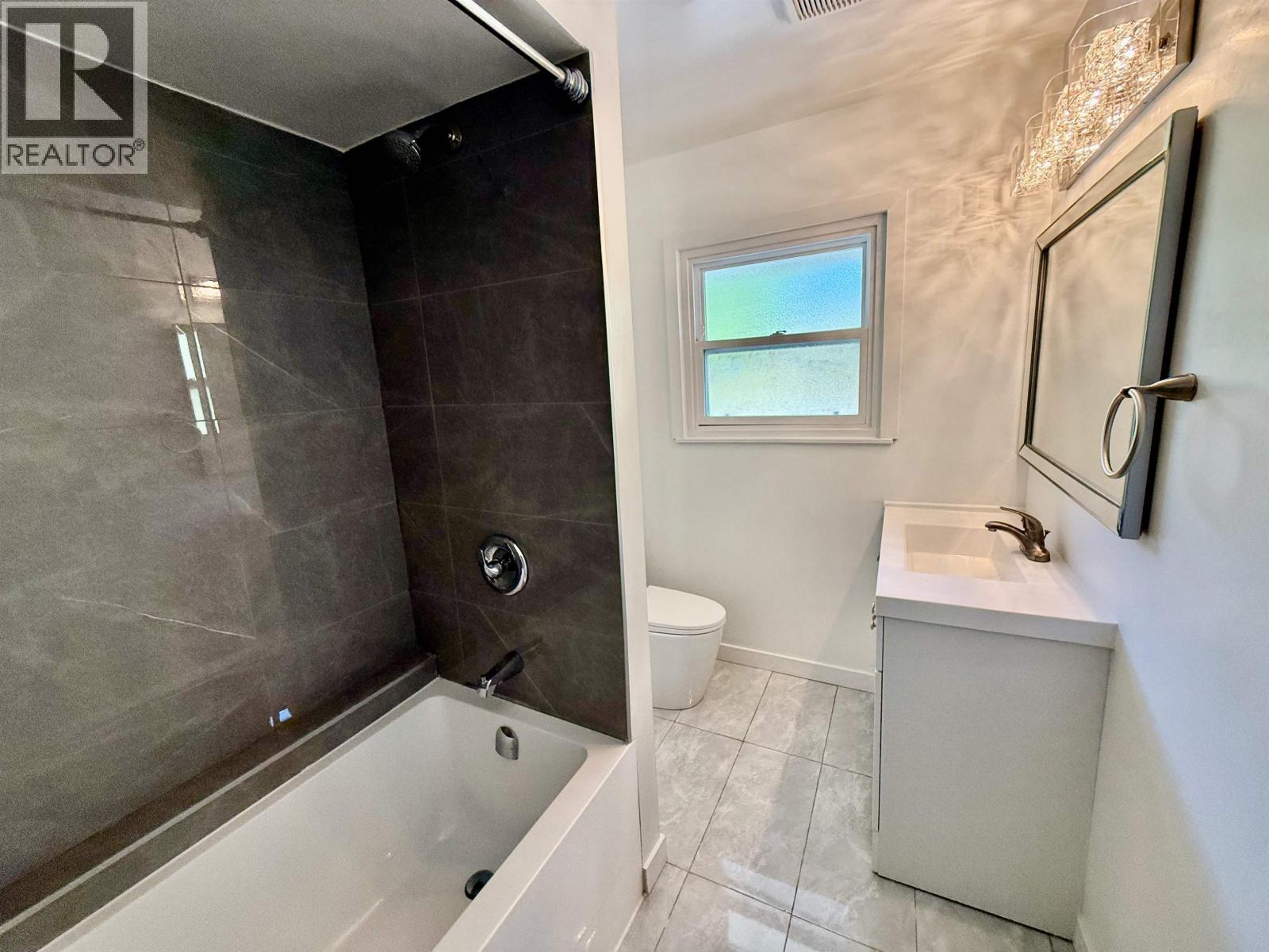 6472 Jasper Road, Sechelt, British Columbia  V7Z 0S6 - Photo 16 - R3096771