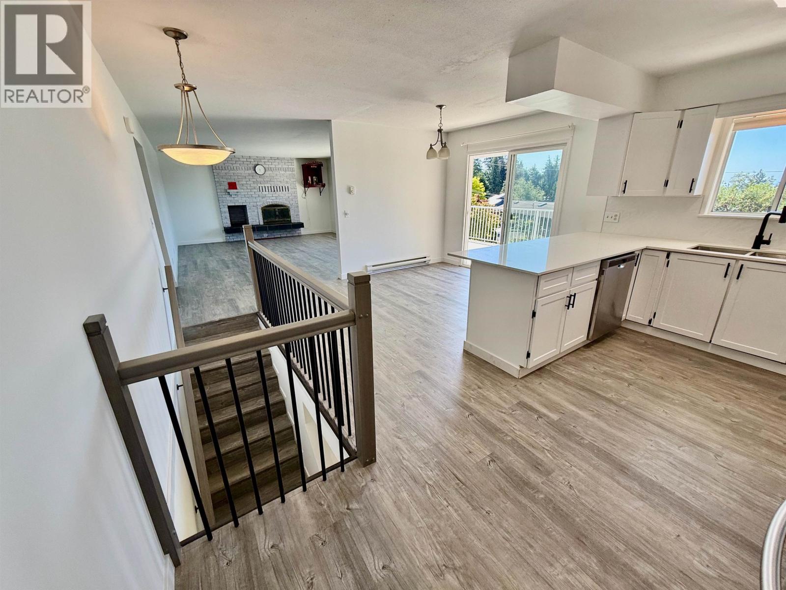 6472 Jasper Road, Sechelt, British Columbia  V7Z 0S6 - Photo 6 - R3096771