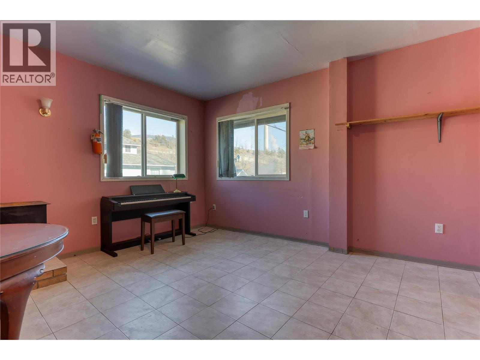 244a Old Rossland Avenue, Trail, British Columbia  V1R 3M7 - Photo 34 - 10377345