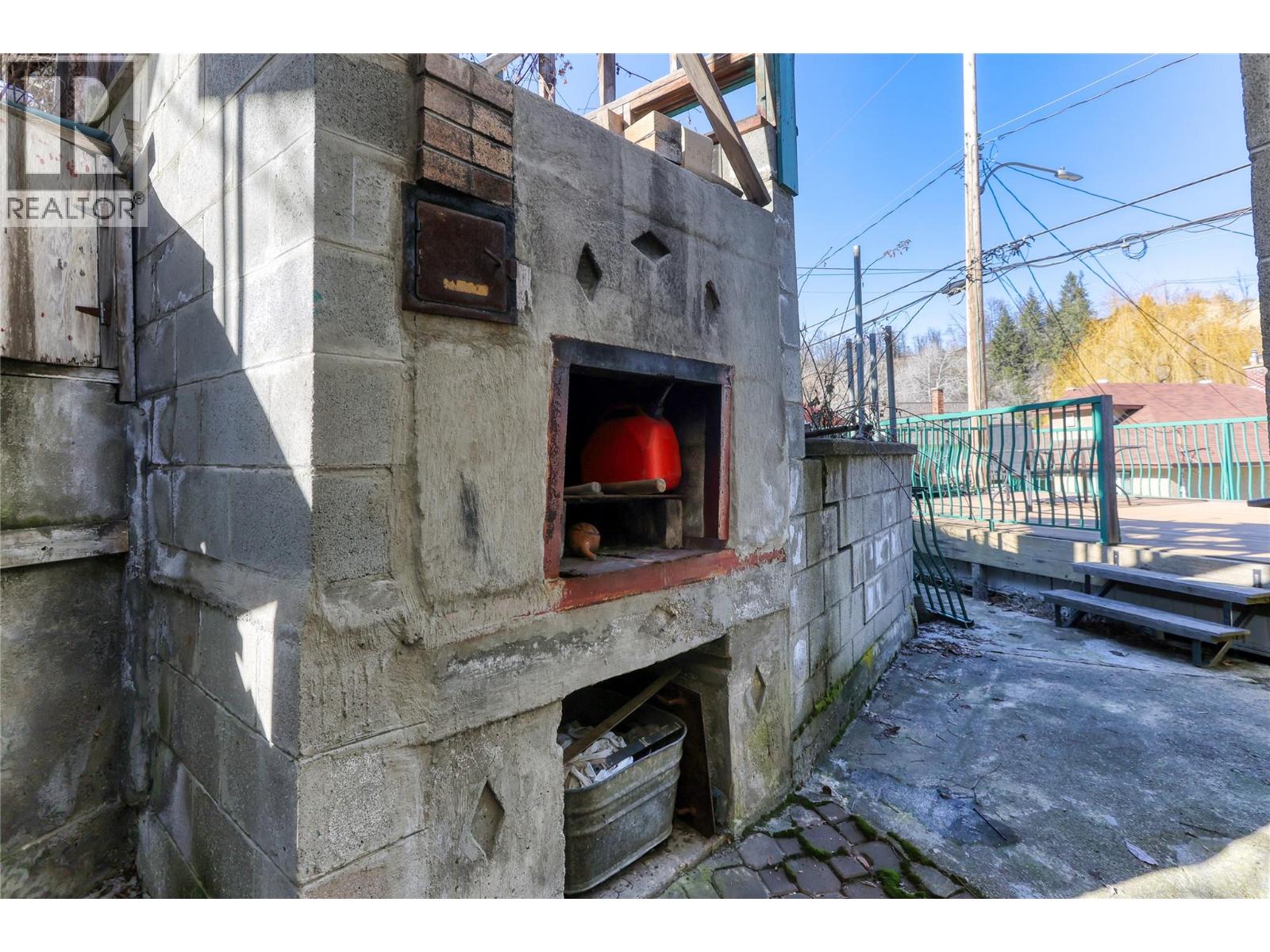 244a Old Rossland Avenue, Trail, British Columbia  V1R 3M7 - Photo 53 - 10377345