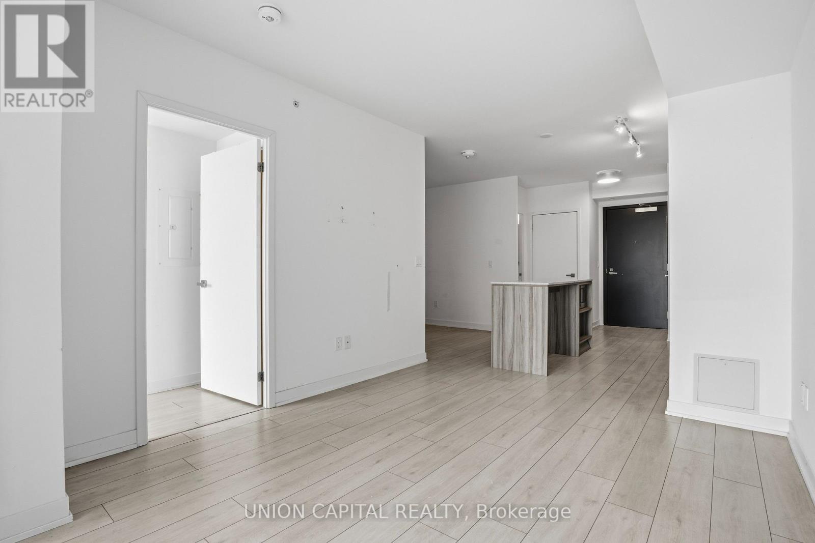 222 - 31 Tippett Road, Toronto (Clanton Park), Ontario  M3H 0C8 - Photo 7 - C12852054