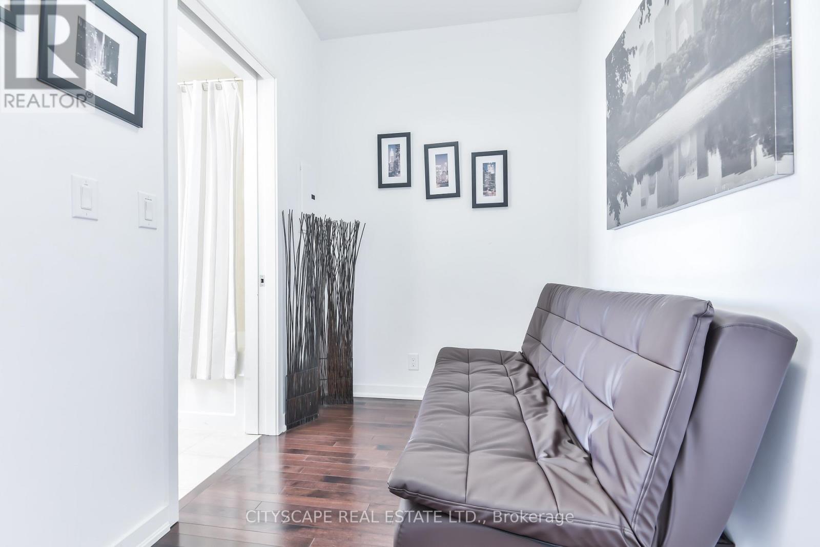 4209 - 12 York Street, Toronto (Waterfront Communities), Ontario  M5J 0A9 - Photo 14 - C12852072