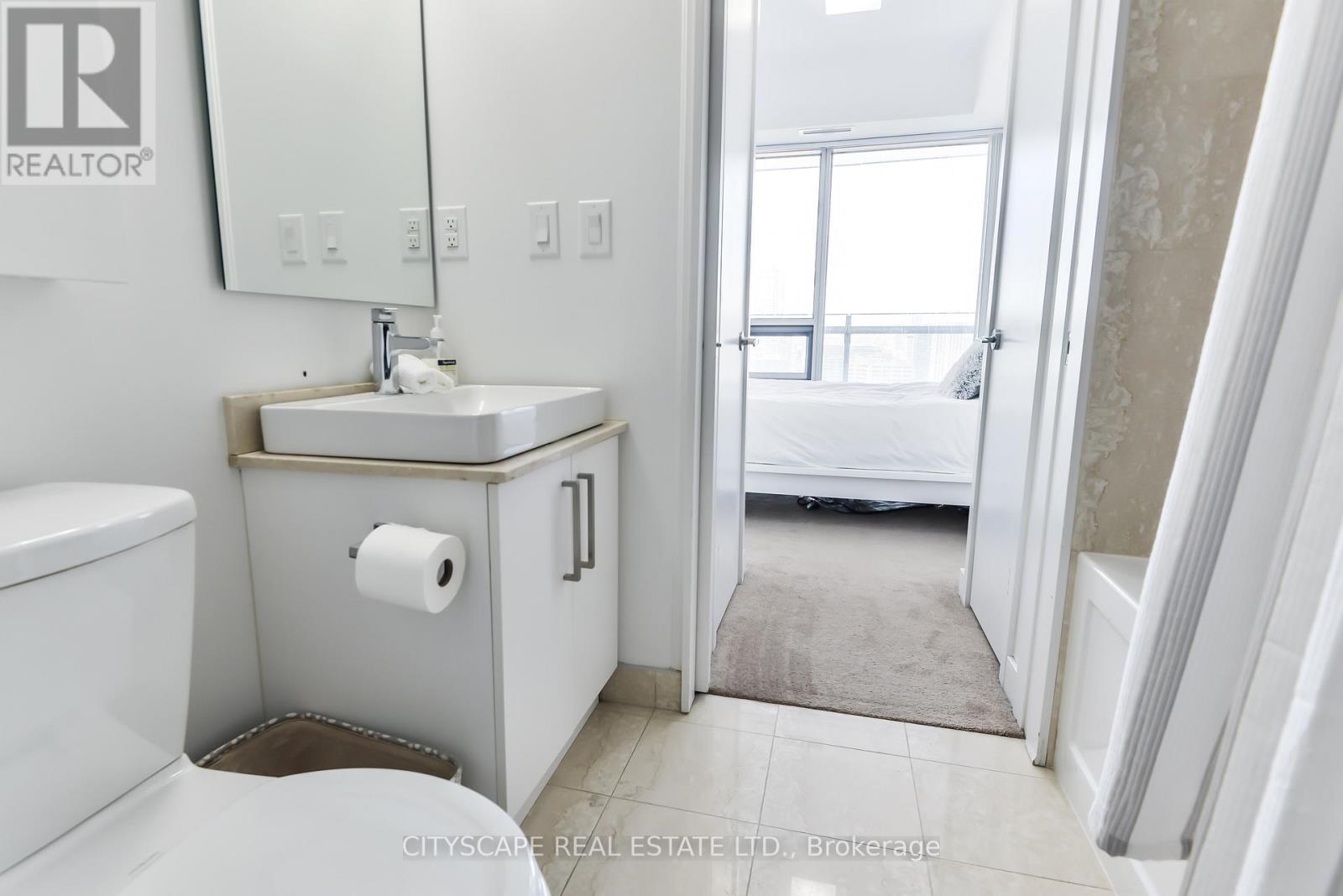 4209 - 12 York Street, Toronto (Waterfront Communities), Ontario  M5J 0A9 - Photo 16 - C12852072