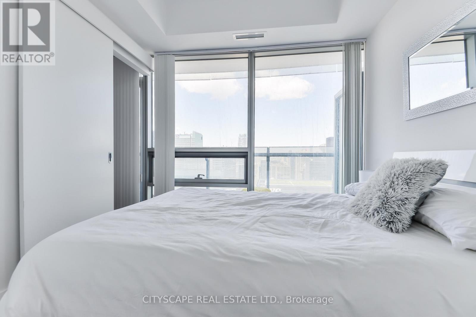 4209 - 12 York Street, Toronto (Waterfront Communities), Ontario  M5J 0A9 - Photo 8 - C12852072