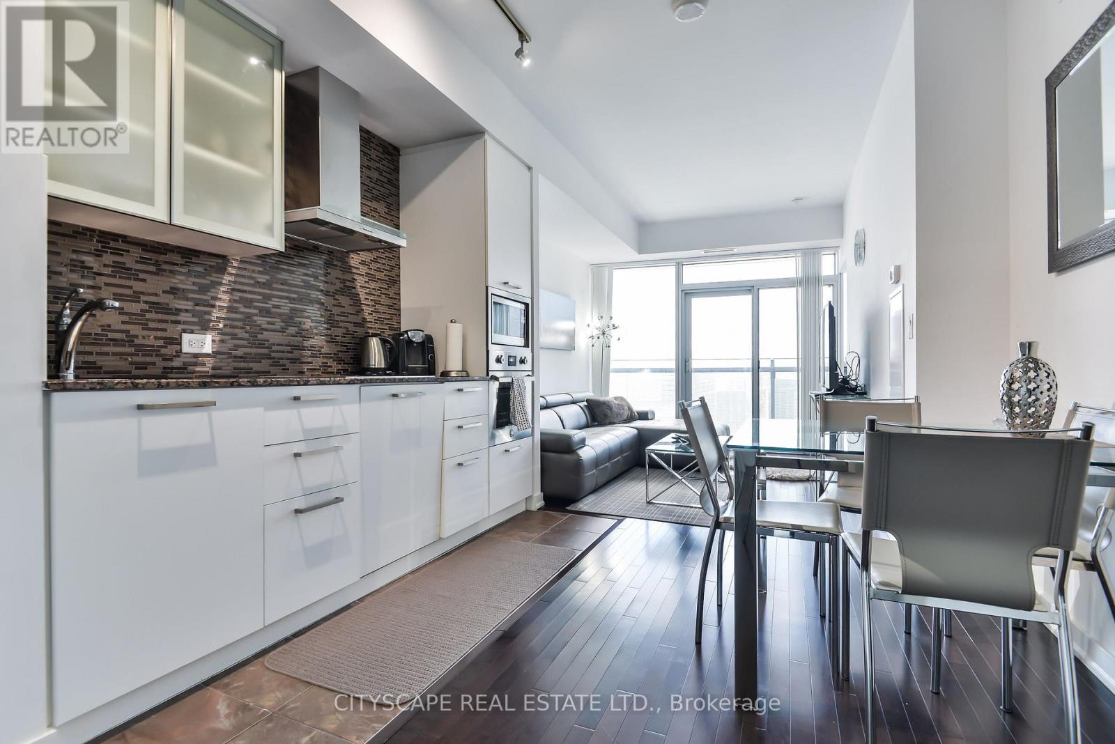 4209 - 12 York Street, Toronto (Waterfront Communities), Ontario  M5J 0A9 - Photo 9 - C12852072