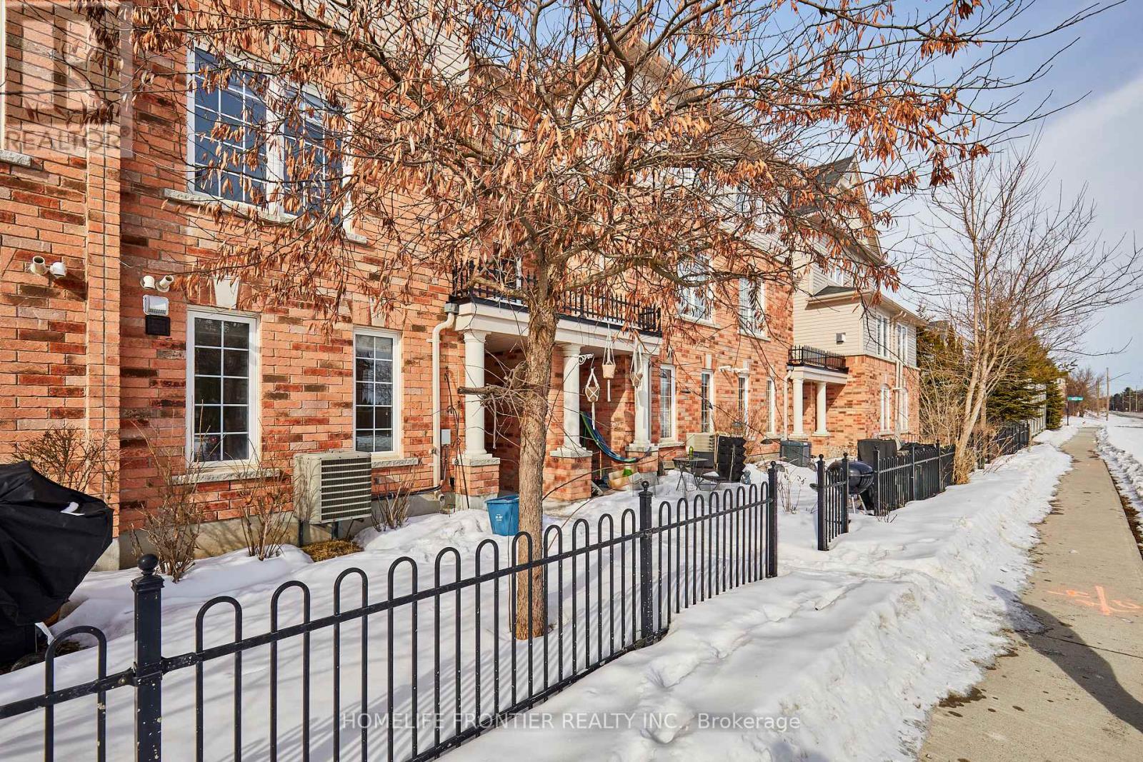 42 Lander Crescent, Clarington (Bowmanville), Ontario  L1C 0L4 - Photo 4 - E12852068