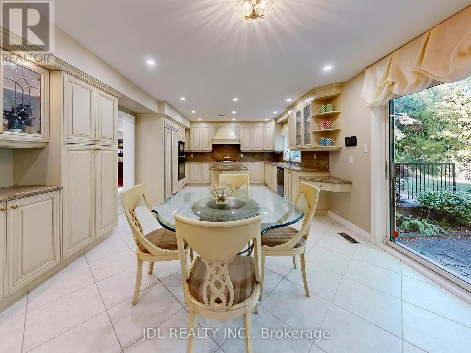 11 Moodie Drive, Richmond Hill, Ontario  L4C 8C9 - Photo 15 - N12845524