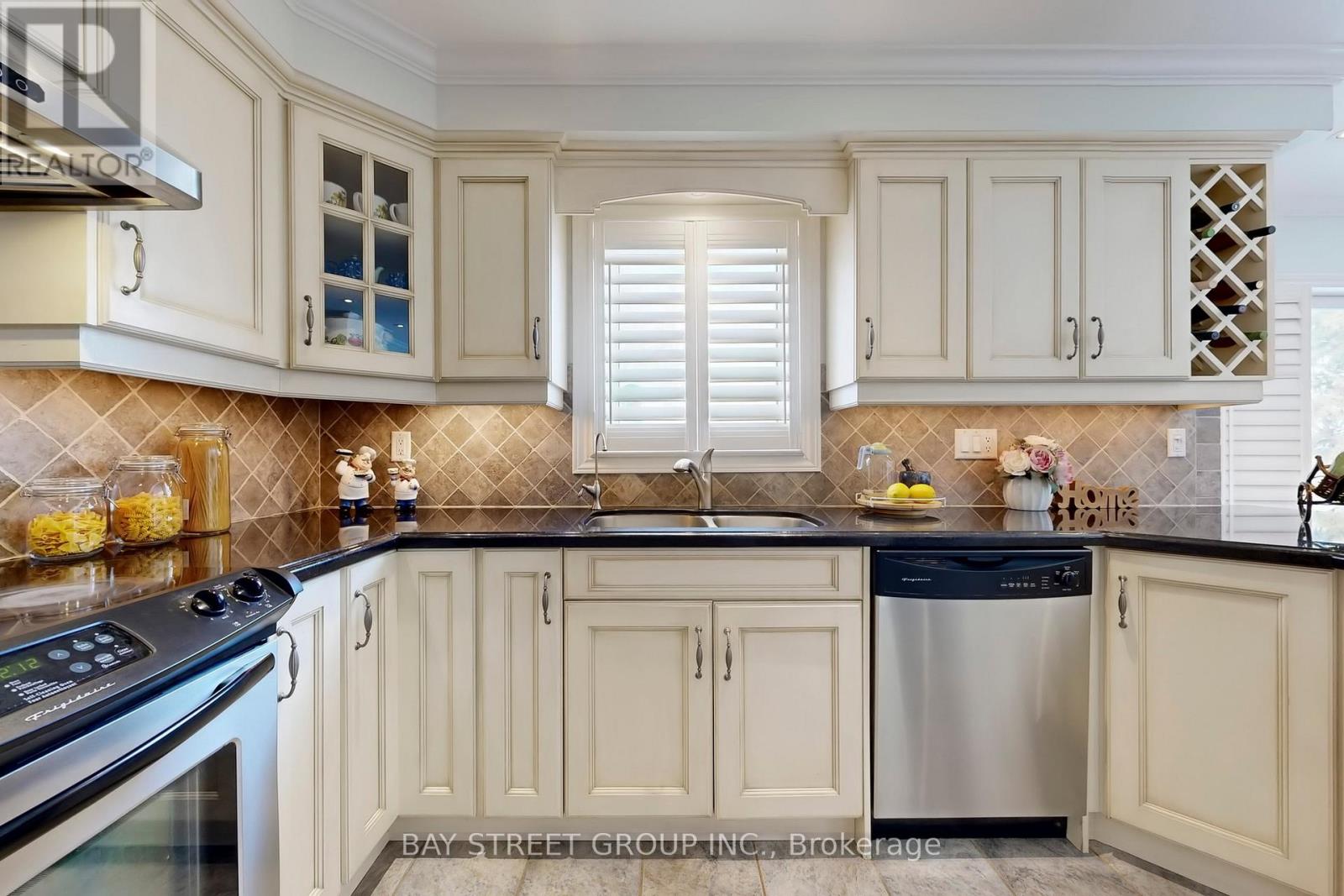 535 Malvern Crescent, Newmarket, Ontario  L3Y 7L7 - Photo 16 - N12851996