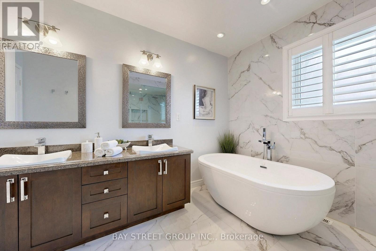 535 Malvern Crescent, Newmarket, Ontario  L3Y 7L7 - Photo 28 - N12851996