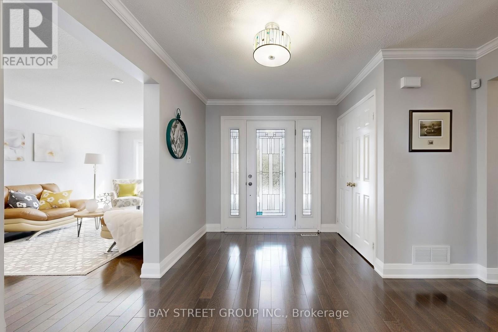 535 Malvern Crescent, Newmarket, Ontario  L3Y 7L7 - Photo 4 - N12851996