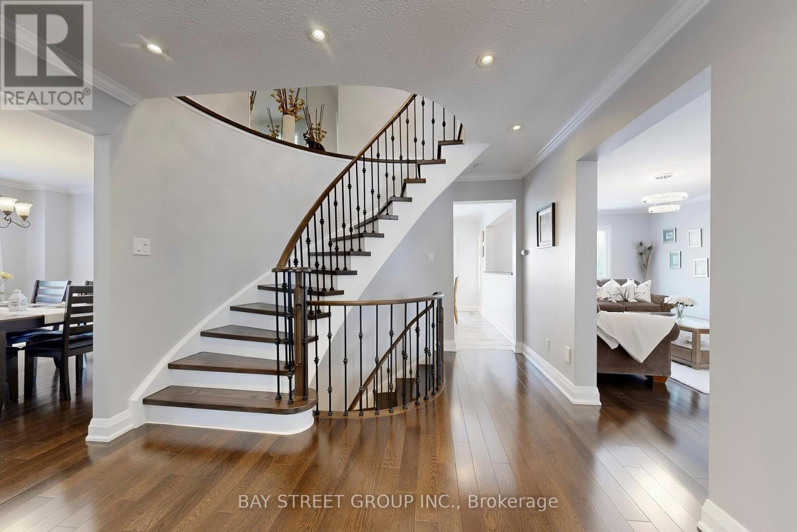 535 Malvern Crescent, Newmarket, Ontario  L3Y 7L7 - Photo 5 - N12851996