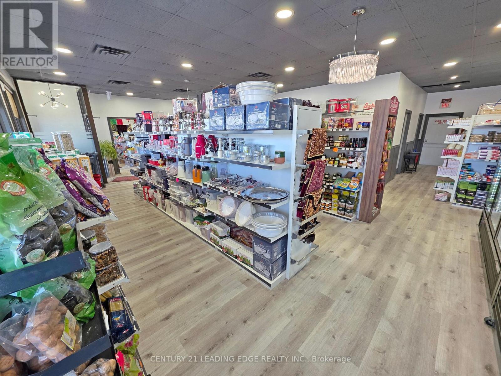 591 The Queensway South, Georgina, Ontario  L4P 2G3 - Photo 10 - N12852036