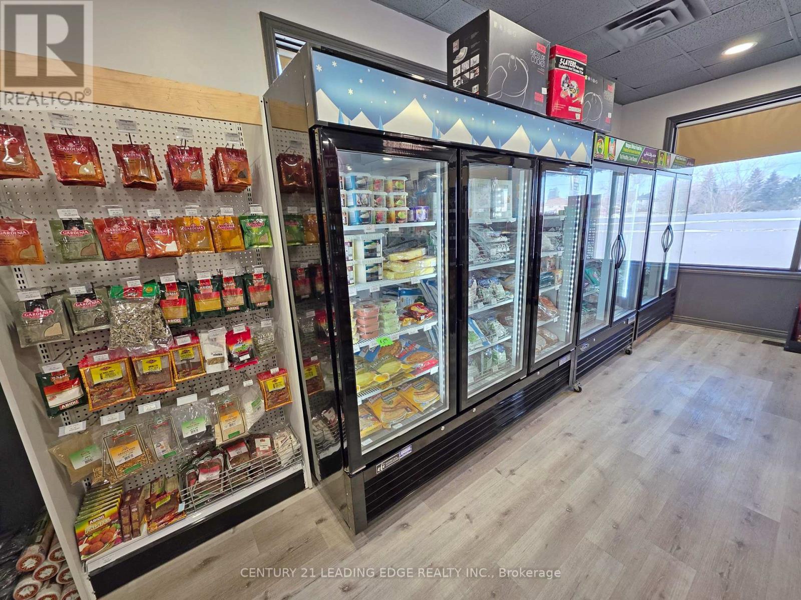 591 The Queensway South, Georgina, Ontario  L4P 2G3 - Photo 11 - N12852036