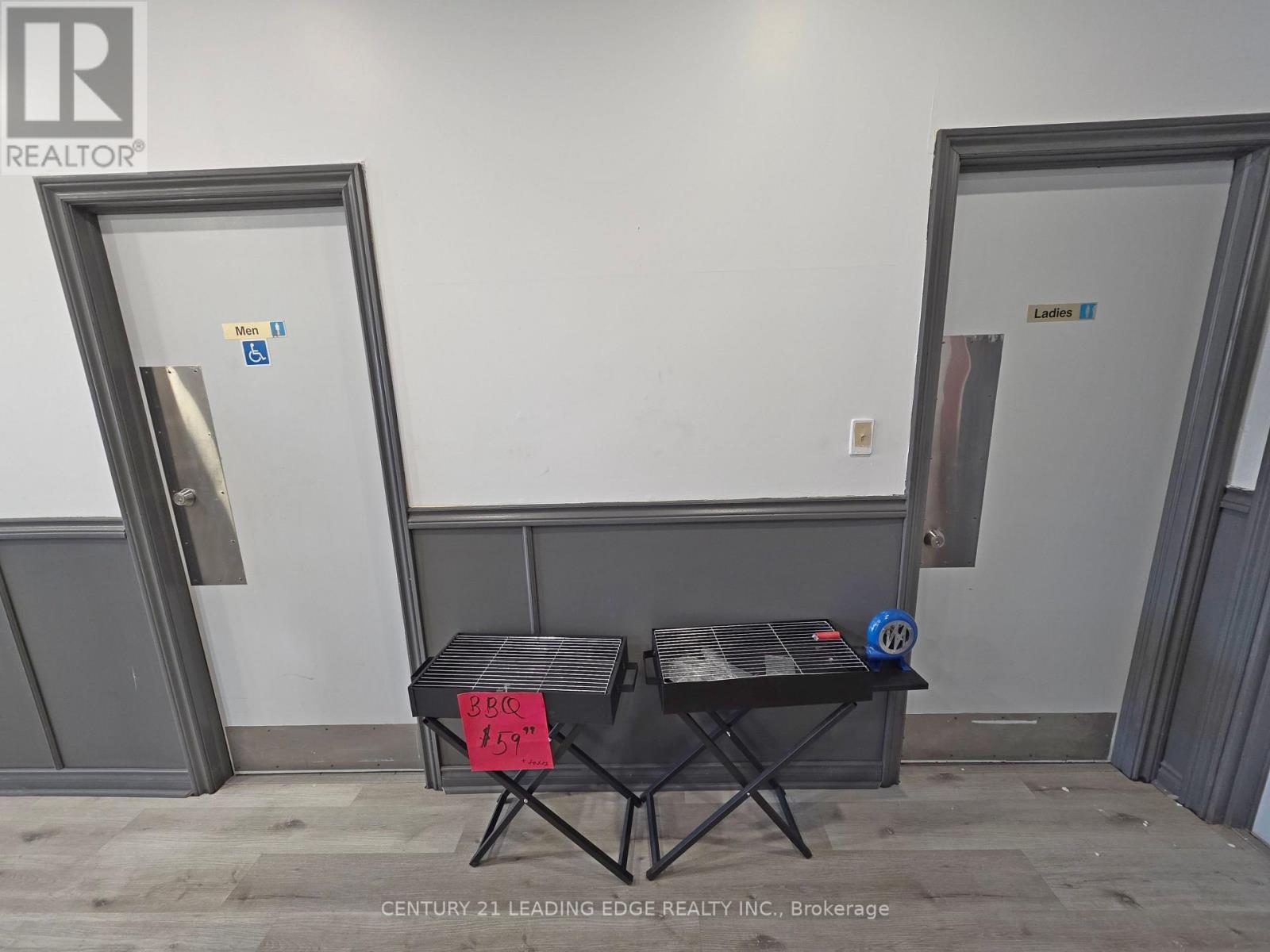 591 The Queensway South, Georgina, Ontario  L4P 2G3 - Photo 18 - N12852036